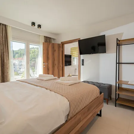 Must In Апартаменты *