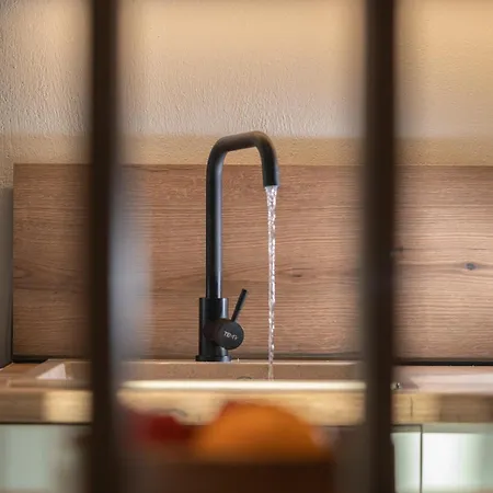 Must In נאוס מרמרס